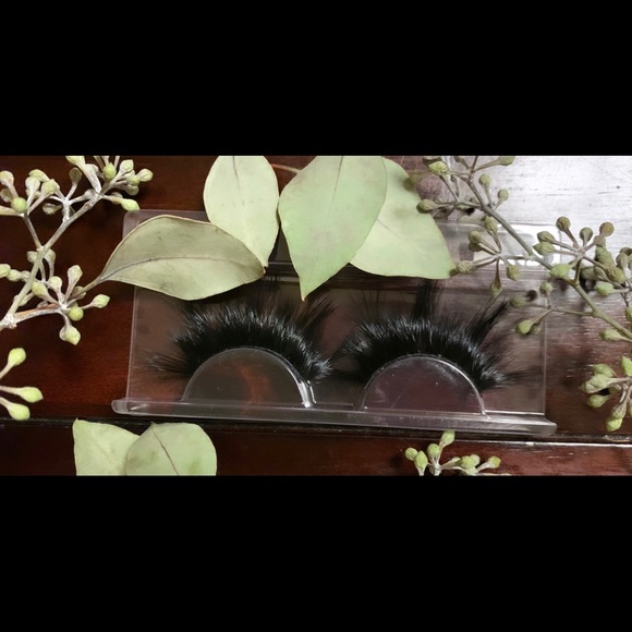 PREMIUM LASHES HIDDENLASHES 🌿✨ - Picture 2 of 5